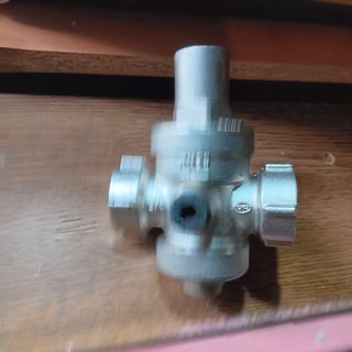 Válvula reductora 3/4" nueva