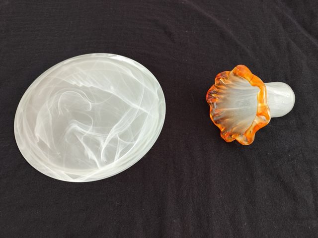 2 tulipas vintage para lámpara sin usar.