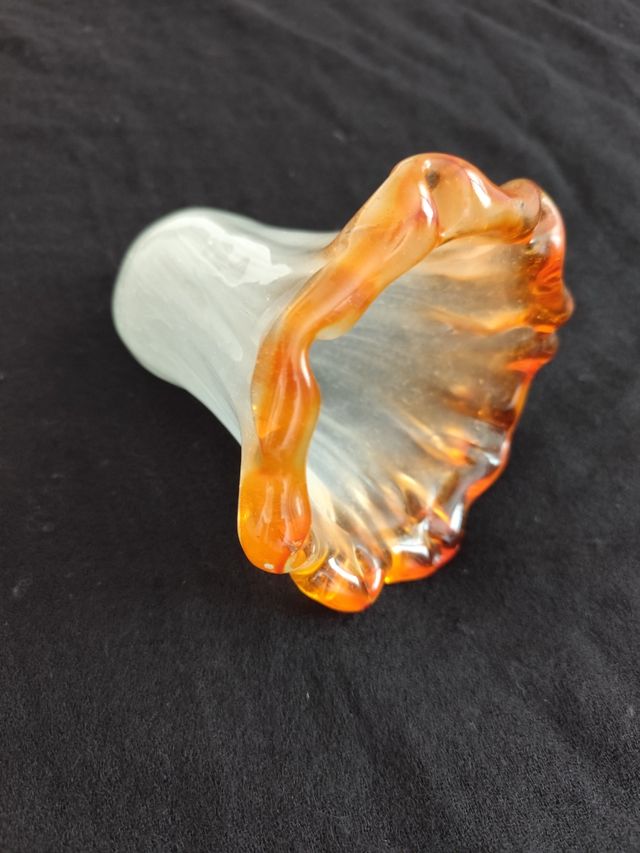 2 tulipas vintage para lámpara sin usar.