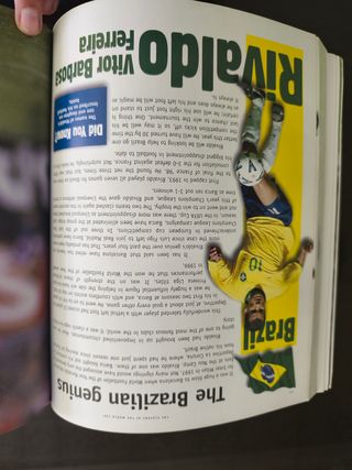 Libro vintage de fútbol (2002)