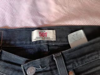 Levi's 501 negros W33 L34. Muy buen estado.