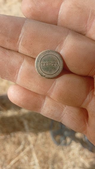 Botón antiguo Zeuta rraro