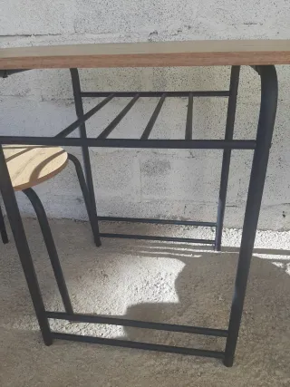 Mesa ovalada + 2 sillas