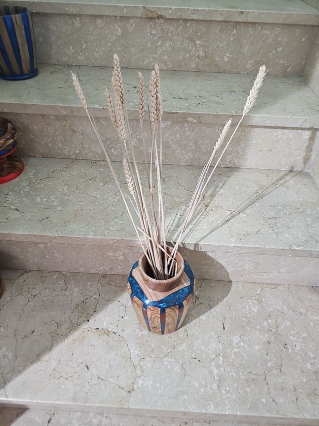 Jarrón resina-madera artesanal