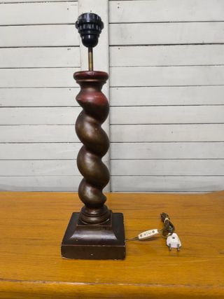 Lampara antigua madera.