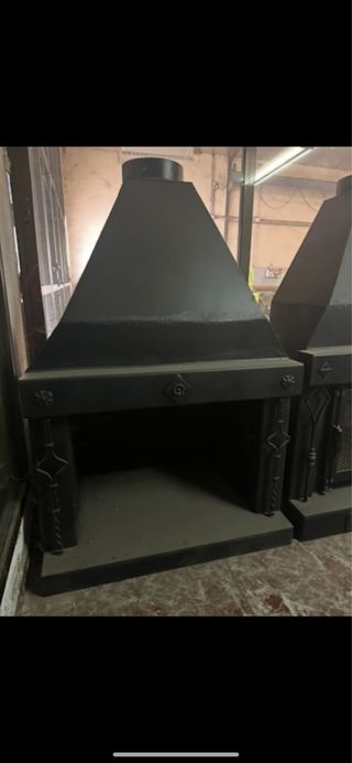 Chimenea leña metal negra