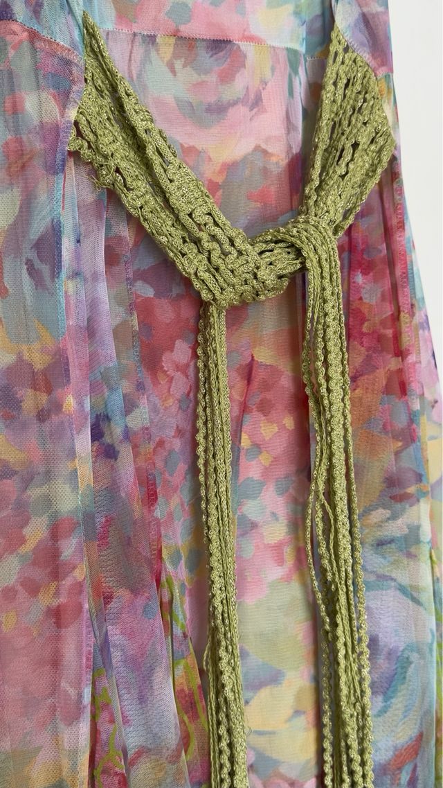 Vestido midi floral sin mangas