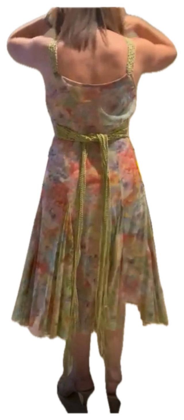 Vestido midi floral sin mangas