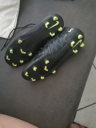 Botas Nike Jr. Mercurial (37
Mas estuche fila