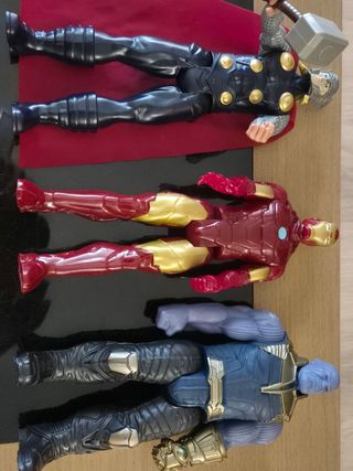 Muñecos Marvel: Thor, Iron Man, Thanos