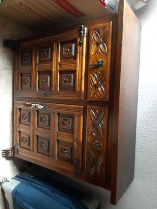 Taquillón antiguo de madera