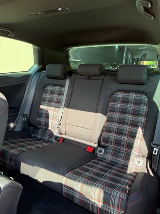 Volkswagen Golf GTI 220cv DSG 3p