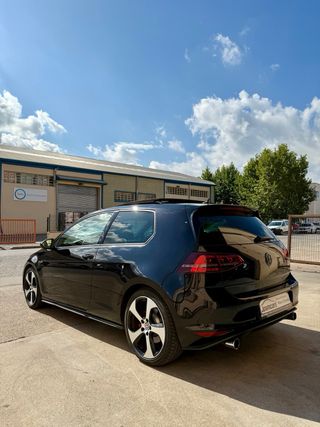Volkswagen Golf GTI 220cv DSG 3p