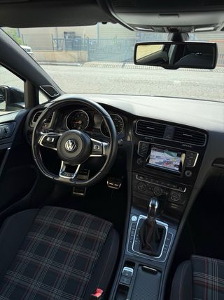 Volkswagen Golf GTI 220cv DSG 3p