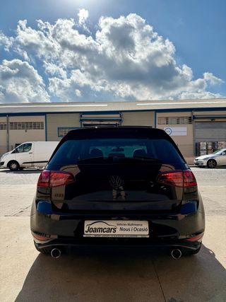 Volkswagen Golf GTI 220cv DSG 3p