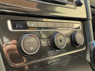 Volkswagen Golf GTI 220cv DSG 3p