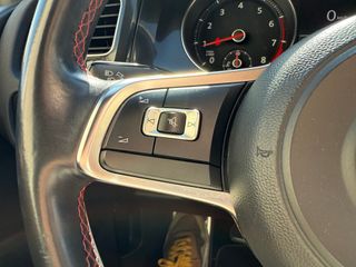 Volkswagen Golf GTI 220cv DSG 3p