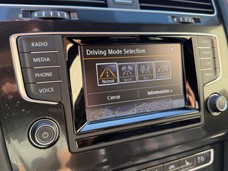 Volkswagen Golf GTI 220cv DSG 3p