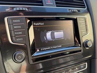 Volkswagen Golf GTI 220cv DSG 3p