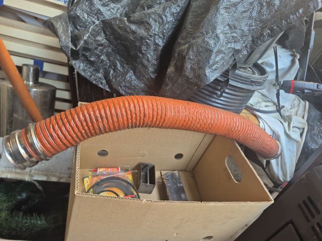 Estufa leña pequeña usada