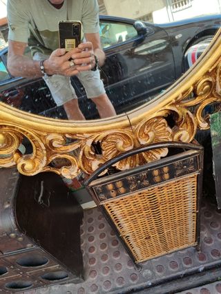 Espejo dorado antiguo