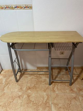 Mesa alta cocina + 2 sillas plegables 