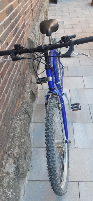 Bicicleta montaña azul niño