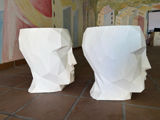 2 Mesas Vondom - escultura cabeza
