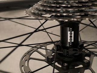 Rueda trasera carbono Ryet 50mm Rachet system.