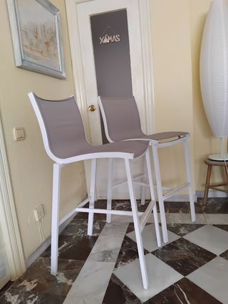 2 Taburetes altos cocina-jardín