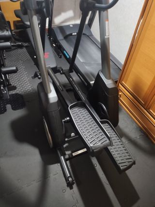 Bicicleta elíptica NordicTrack FS9i