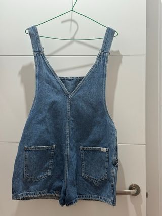Peto vaquero Stradivarius XL. Talla como una L