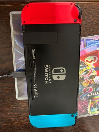 Nintendo Switch - 3 mandos, 2 juegos