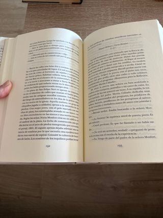 La Sombra del Viento (Autores Espanoles e Ibero...