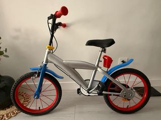 Bicicleta niño, prácticamente nueva.