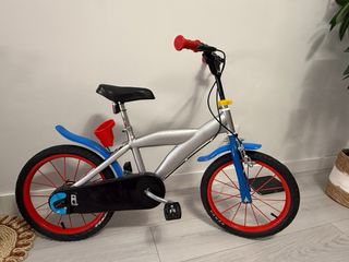 Bicicleta niño, prácticamente nueva.