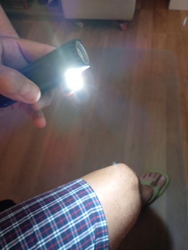 Foco Nitecore BR35 - 1800 lúmenes