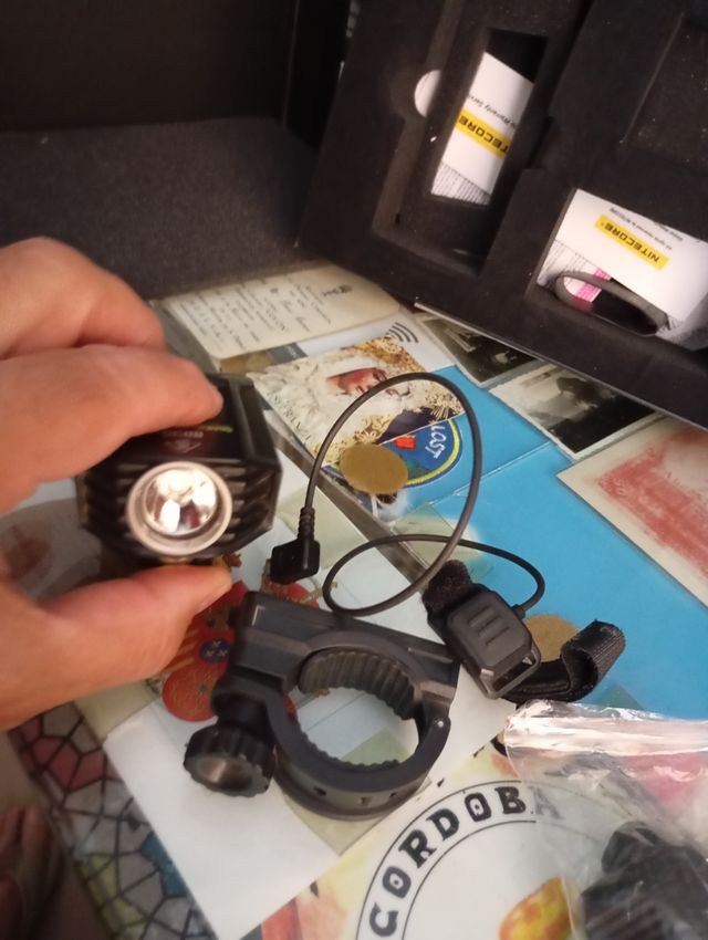 Foco Nitecore BR35 - 1800 lúmenes