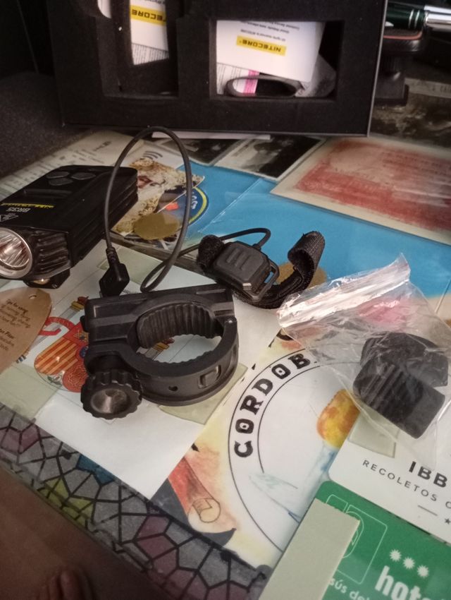 Foco Nitecore BR35 - 1800 lúmenes