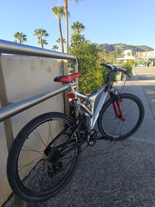 Bicicleta montaña doble suspensión