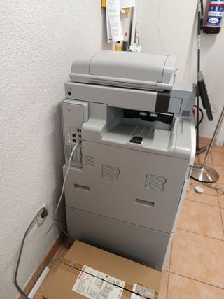 Ricoh MP C401 Multifunción Impres
Fotocop escaner 