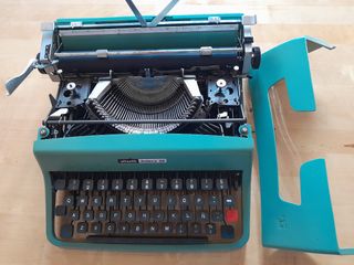 Olivetti Lettera 32: Máquina de escribir