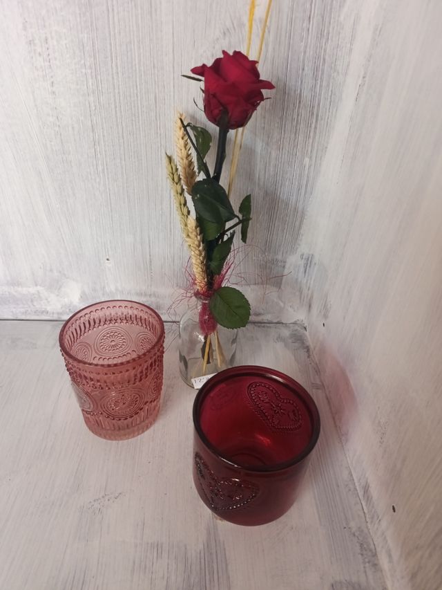 2 Maceteros vidrio rosa y rojo Y Jarron pequeño