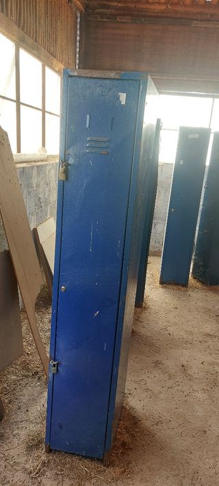 Taquillas metálicas azules