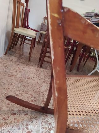 Mecedora mimbre marrón