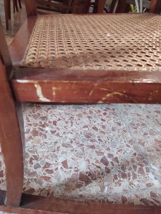 Mecedora mimbre marrón