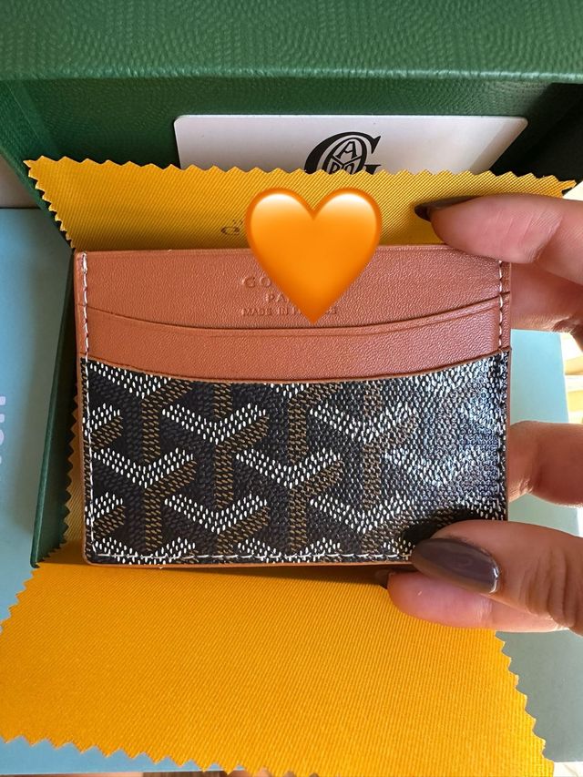 Tarjetero G marrón-negro