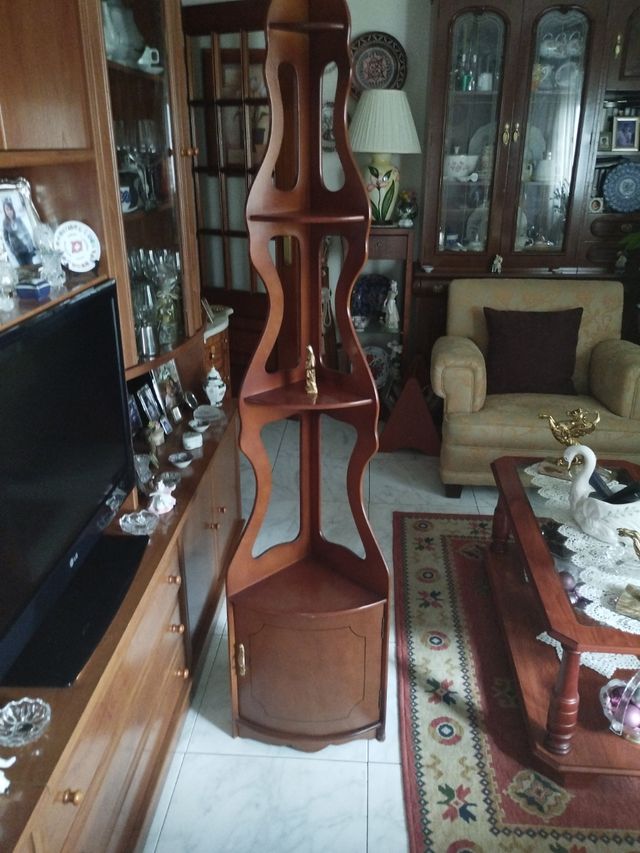 Repisa esquinera madera Monforte de Lemos está nue