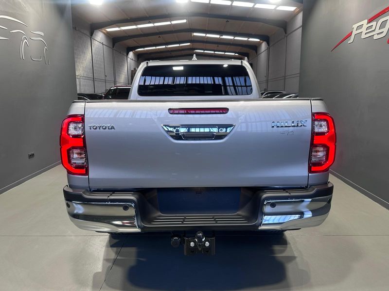 Toyota Hilux 2025, foto 11