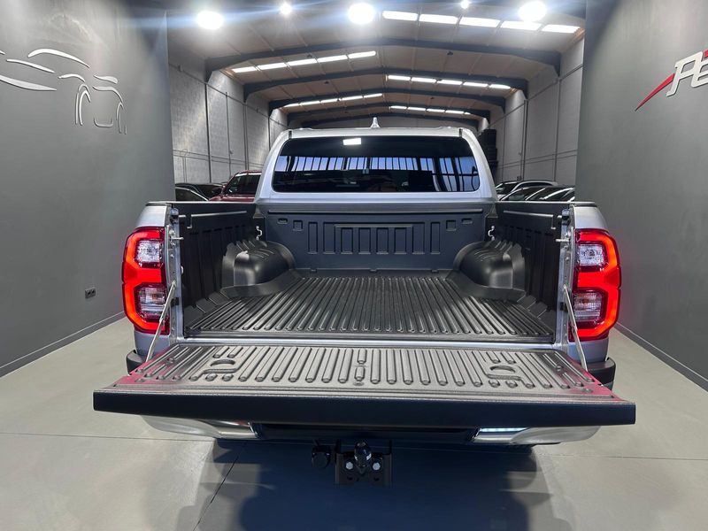 Toyota Hilux 2025, foto 12